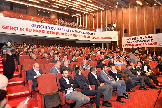 AK Parti Sözcüsü Ünal: Bu milletin evlatları uçurumun kenarından aldı ülkeyi